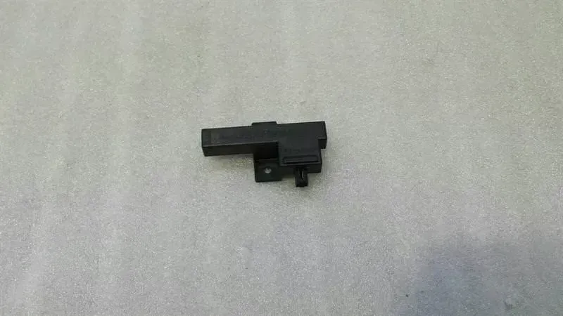 Audi A7 (4G) Audi A7 4G Aerial / Antenna 8K0907247 Antenna Keyless Go Body type: Hatchback
Fuel: Diesel