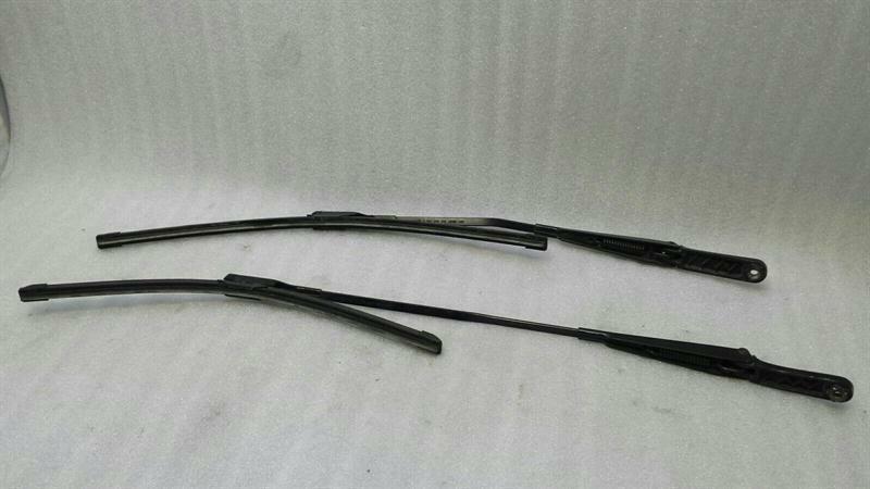 Audi A7 (4G) Audi A7 4G RHD Wiper Arm 4G2955408B Right Hand Drive Set Body type: Hatchback
Fuel: Diesel