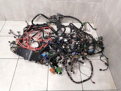 Aston Martin Vantage V8 manuālā pilna korpusa elektroinstalācija GG33-14B079-BC RHD LABĀS puses stūre