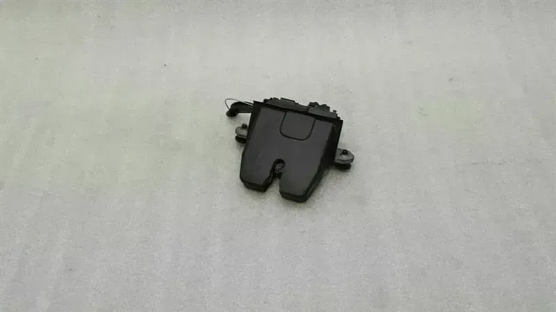 Aston Martin Vantage V8 Boot Lock 8N51-F442A66-BC Tailgate Lock Brand/Model: ASTON MARTIN VANTAGE
Year: 2010
En...