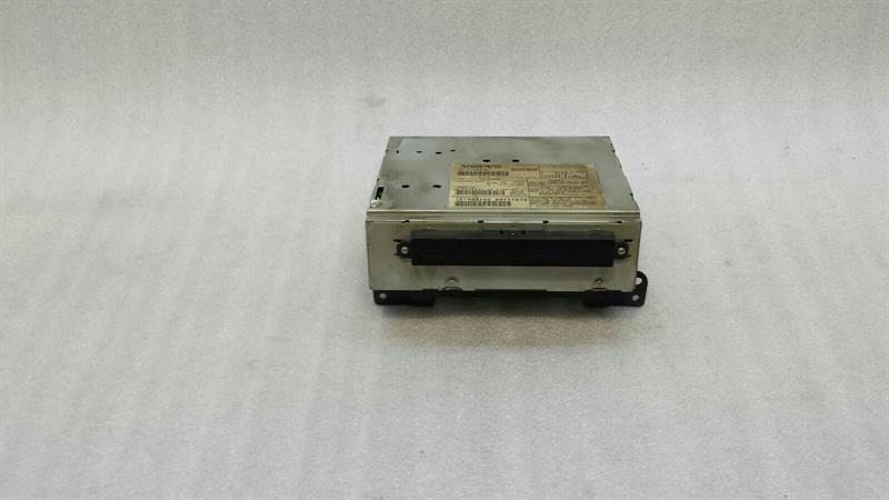 Aston Martin Vantage V8 CD player 31285449 audio system controller Brand/Model: ASTON MARTIN VANTAGE
Year: 2010
En...
