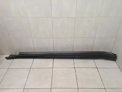 Porsche Panamera 970 sānu svārki 97055950100 sānu svārki
