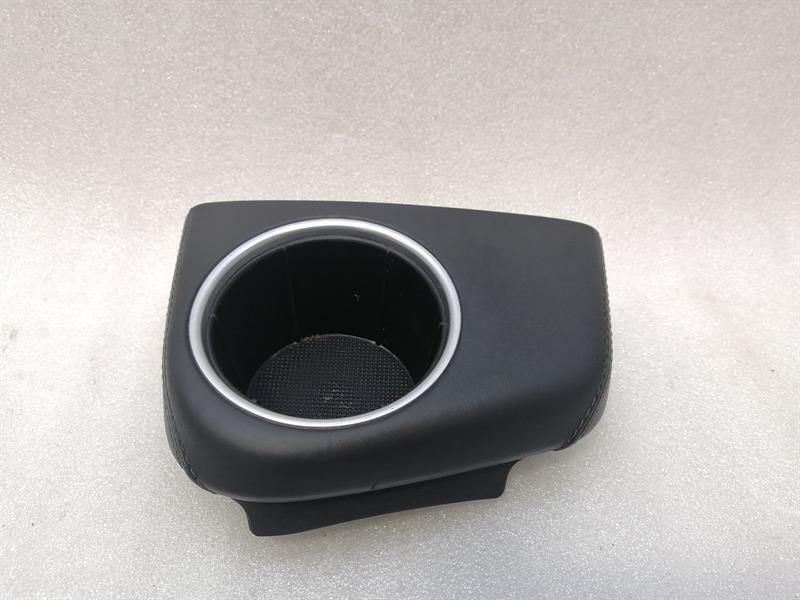 Porsche Panamera Porsche Panamera 970 Cup Holders 97055338100 Cup Holder Holder Body type: Hatchback
Fuel: Petrol