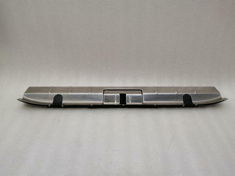 Porsche Panamera Porsche Panamera 970 Boot Lid Cover 97055125302 Boot Cover Body type: Hatchback
Fuel: Petrol