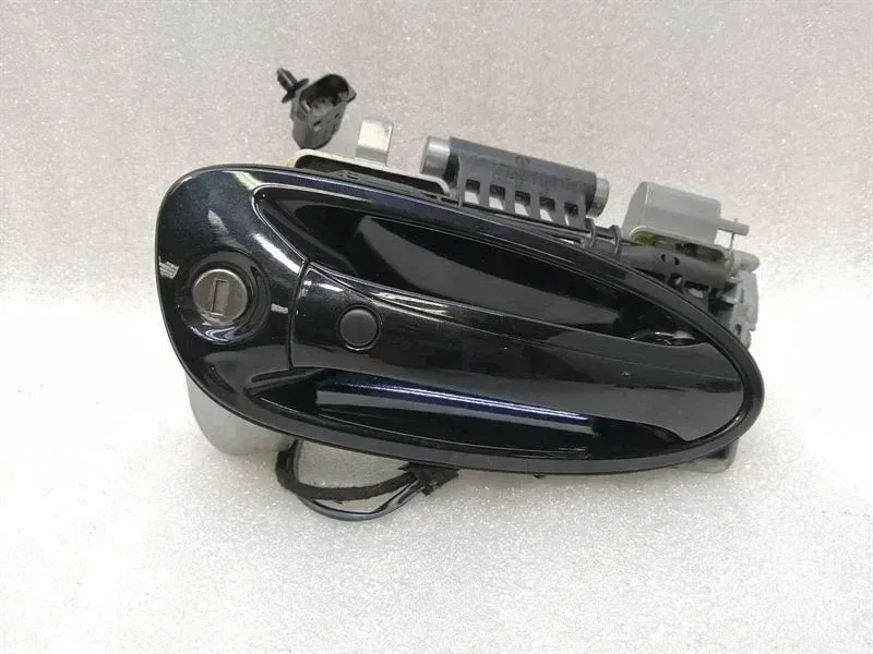 Porsche Panamera Porsche Panamera 970 RHD front right door handle 97053706403 door handle front re Body type: Hatchback
Fuel: Petrol