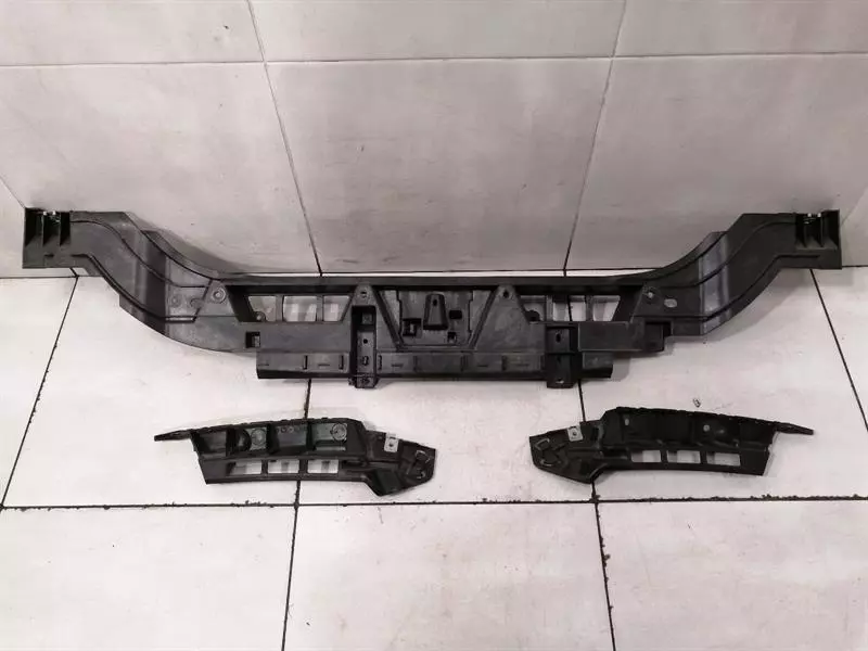 Porsche Panamera Porsche Panamera 970 Holder Bracket 97050564102 Holder Carrier REAR BUMPER SET Body type: Hatchback
Fuel: Petrol