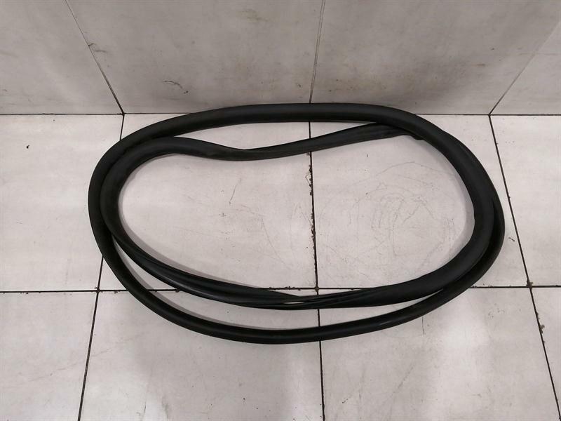 Porsche Panamera Porsche Panamera 970 Boot Lid Seal 97051261102 Tailgate Seals