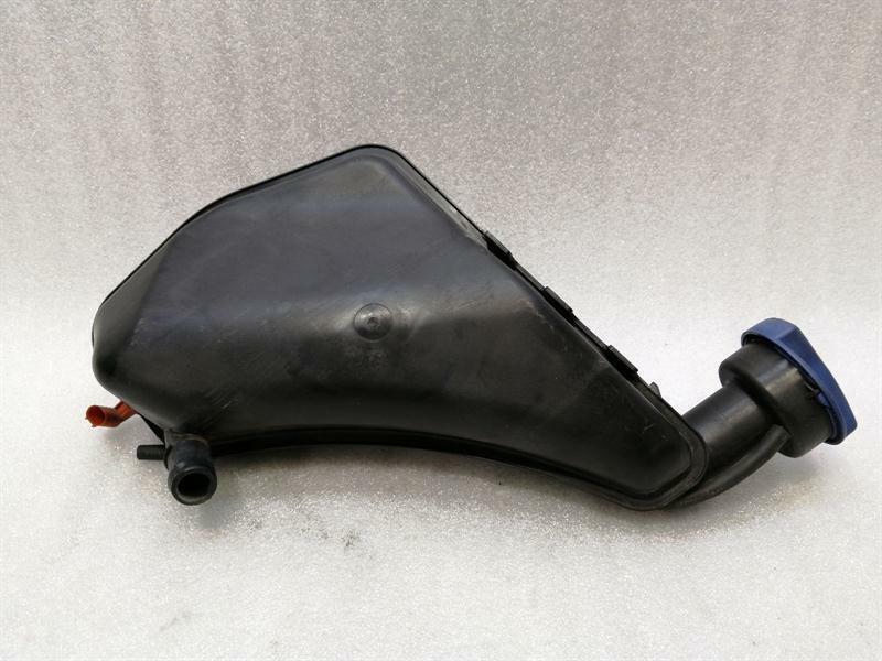 Porsche Panamera Porsche Panamera 970 Reservior 97010605103 Container
