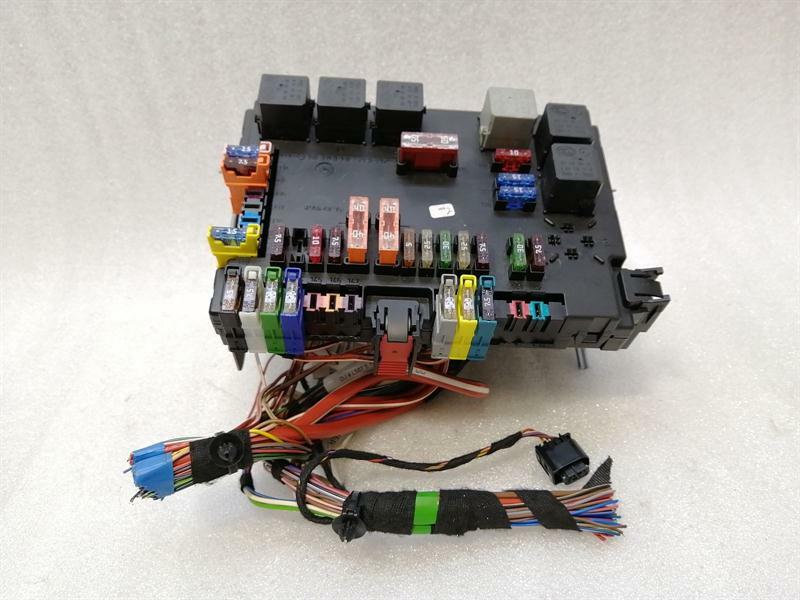 Mercedes-Benz A (W169) Mercedes S-Class W221 Fuse Box Rear SAM A2219006902 Fuse Box Rear SAM Body type: Saloon
Fuel: Petrol