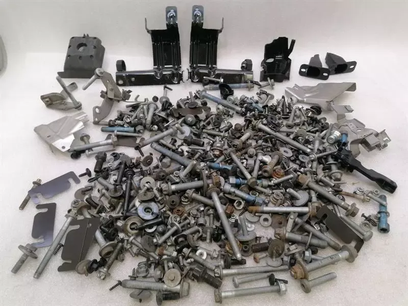 Mercedes SL R231 SCREENS BOLTS FROM ONE CAR SET SCREWS
