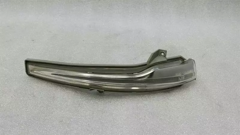 Mercedes-Benz S (W222) Mercedes S-class W222 W205 W217 Left Indicator A0999060143 Side Indicator Left Body type: Saloon
Fuel: Petrol