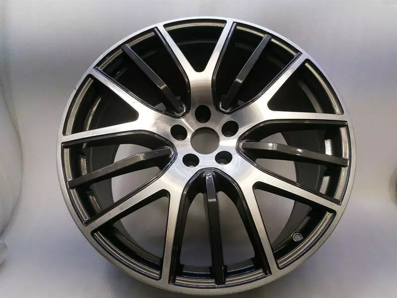Maserati GranTurismo / GranCabrio Maserati Levante Alloy Wheel 670044711 Levante Alloy Wheel