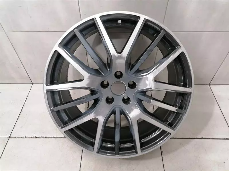 Maserati GranTurismo / GranCabrio Maserati Levante Alloy Wheel 670044700 Alloy Wheel Levante 9 x 21" ET 40.5 Body type: Coupe
Fuel: Petrol