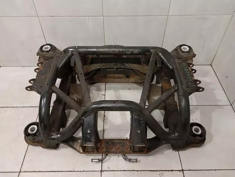 Maserati GranTurismo / GranCabrio Maserati Granturismo M145 Subframe Rear 980145392 Axle Frame Rear Axle Body type: Coupe
Fuel: Petrol