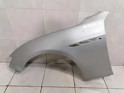 Maserati Ghibli M157 kreisais spārns 673002041 priekšējais kreisais spārns