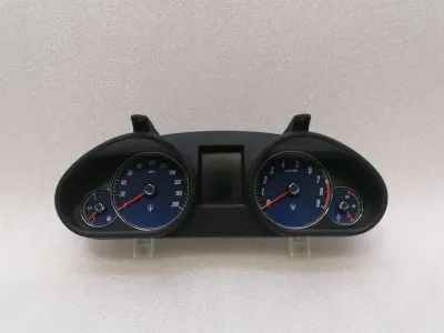 Tableau de bord Maserati Granturismo M145 249 565 km/h