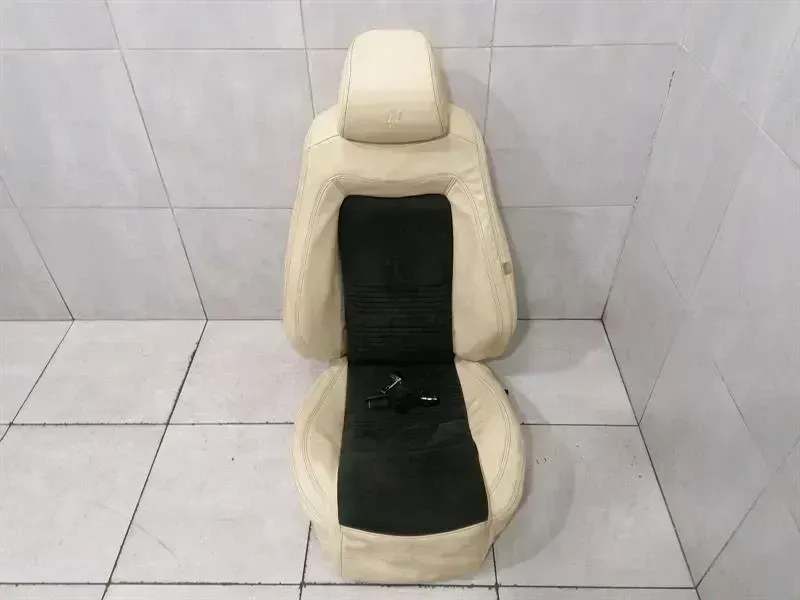 Maserati GranTurismo / GranCabrio Maserati Granturismo M145 left seat leather cover 980145067 left seat interior