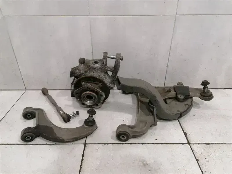 Maserati GranTurismo / GranCabrio Maserati Granturismo M145 RRH Hub 980139916 Wheel Bearing Housing Rear Right