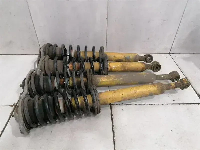 Maserati GranTurismo / GranCabrio Maserati Granturismo S M145 shock absorber set 239551 shock absorber set 4.7L