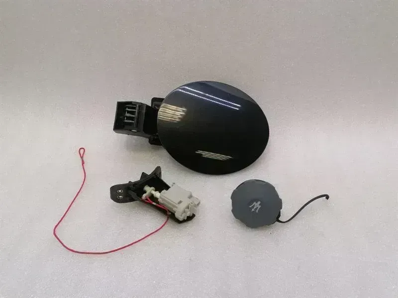 Maserati GranTurismo / GranCabrio Maserati Granturismo M145 fuel filler cap 980145030 fuel cap tank flap