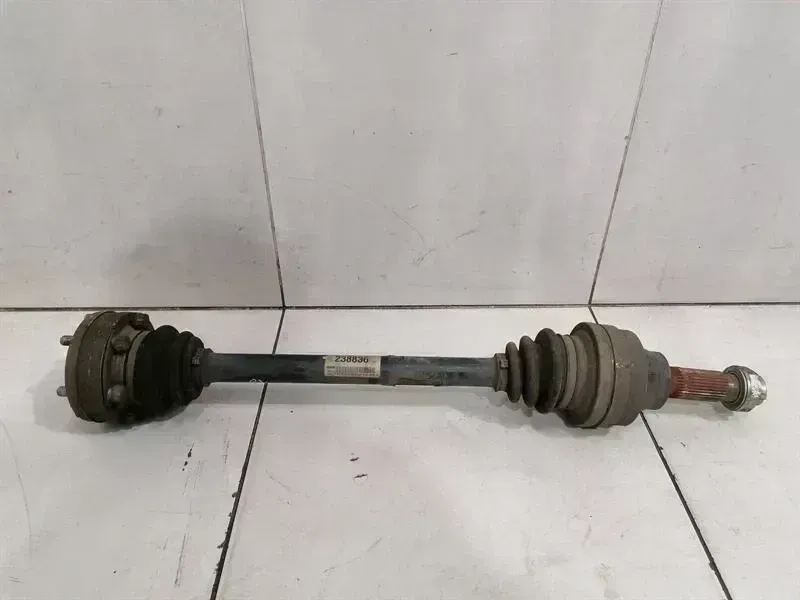 Maserati GranTurismo / GranCabrio Maserati Granturismo M145 left rear drive shaft 238836 drive shaft rear left Body type: Coupe
Fuel: Petrol