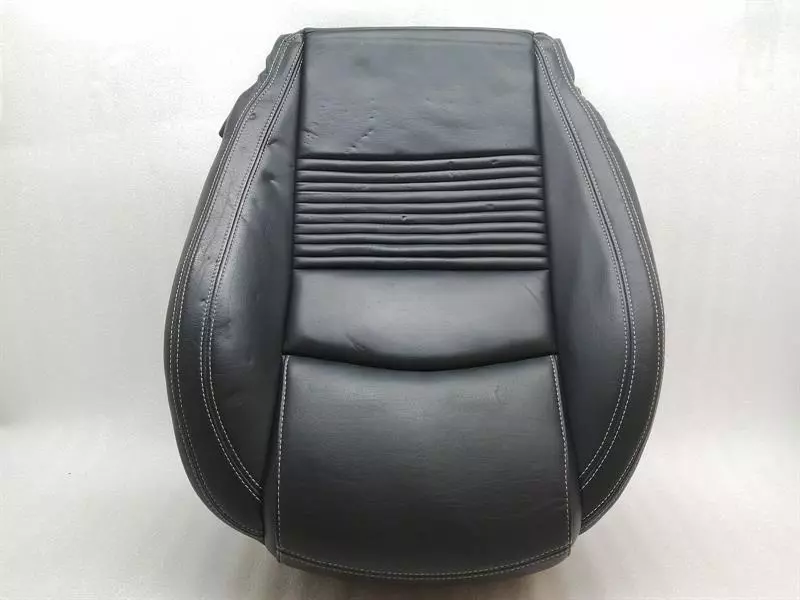 Maserati GranTurismo / GranCabrio Maserati Granturismo M145 Right Seatpad 968680000 Right Seat Leather Body type: Coupe
Fuel: Petrol
