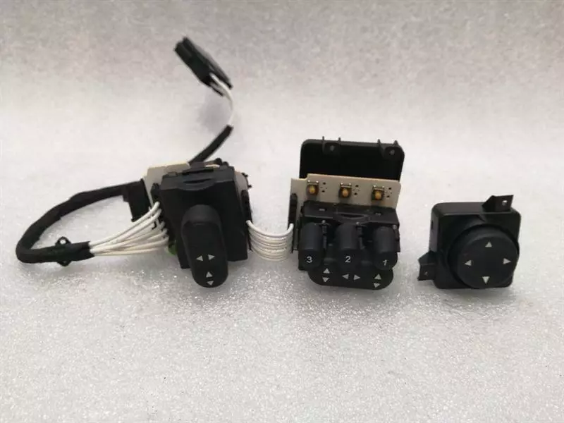 Maserati Quattroporte 2012-2024 MASERATI QUATTROPORTE M139 Switch 980145096 Switch SEAT RIGHT RIGHT