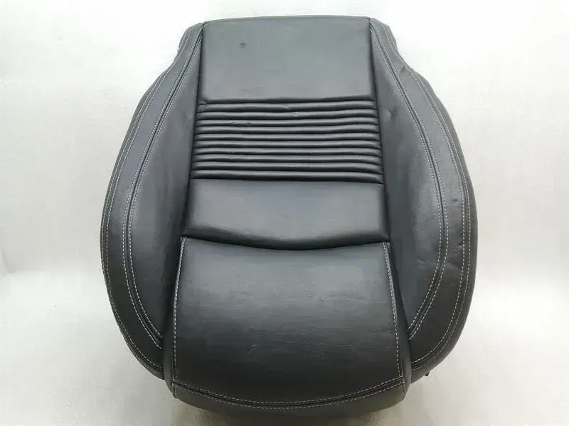 Maserati GranTurismo / GranCabrio Maserati Granturismo M145 left seatpad 968690000 left seat leather Body type: Coupe
Fuel: Petrol
