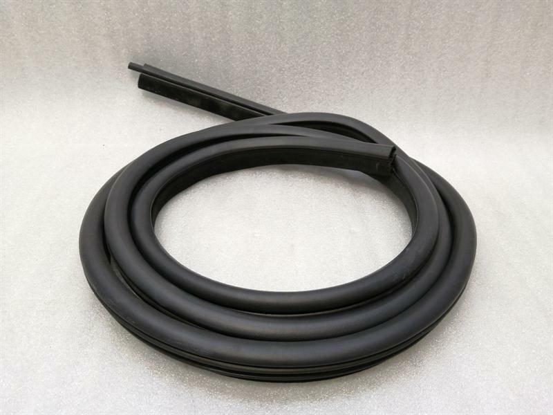 Maserati Quattroporte 2012-2024 Maserati Quattroporte M139 FRH Door Seal 81457000 Door Seals Front Right