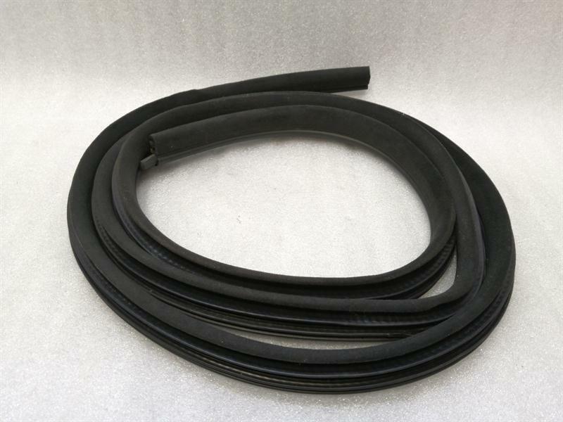 Maserati Quattroporte 2012-2024 MASERATI QUATTROPORTE M139 Door Seal 81457100 Door Gasket FRONT LEFT FRONT