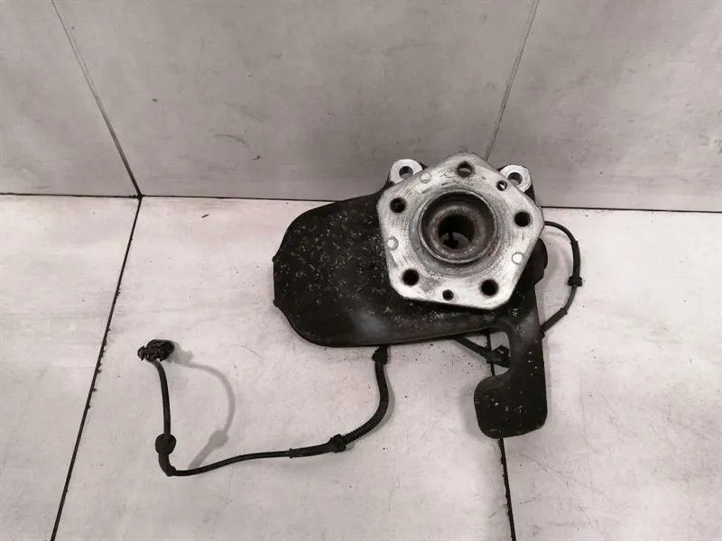 Maserati Quattroporte Right Front Hub 28.8225.51 Wheel Bearing Housing Front Right