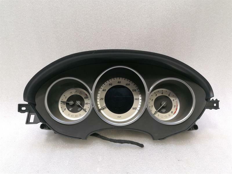 Mercedes-Benz CLS (C218) MERCEDES CLS W218 Instrument Cluster A2189007402 Speedometer MPH CLS550 CLS500 Body type: Saloon
Fuel: Petrol