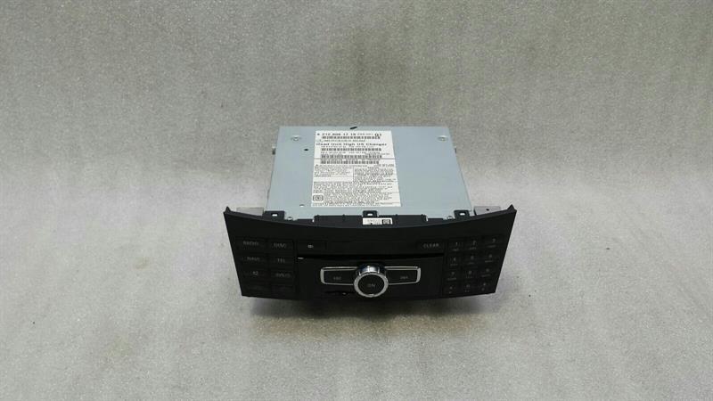 Mercedes-Benz CLS (C218) Mercedes CLS W218 CD player A2129001719 audio system controller COMAND changer US Body type: Saloon
Fuel: Petrol