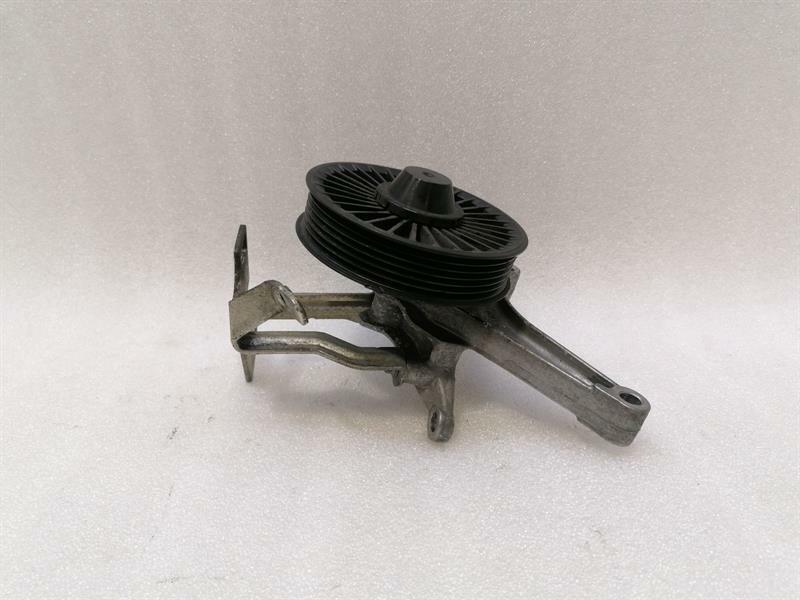 Mercedes-Benz CLS (C218) Mercedes CLS W218 A2782340039 Pulley M278 belt tensioner Body type: Saloon
Fuel: Petrol