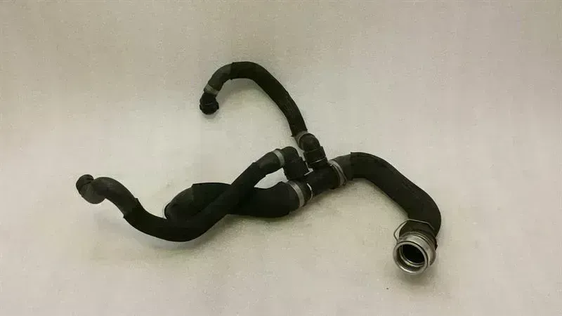 Mercedes-Benz CLS (C218) Mercedes CLS W218 Cooling Pipe A2185011282 Cooling Water Hose Hose M278 Body type: Saloon
Fuel: Petrol