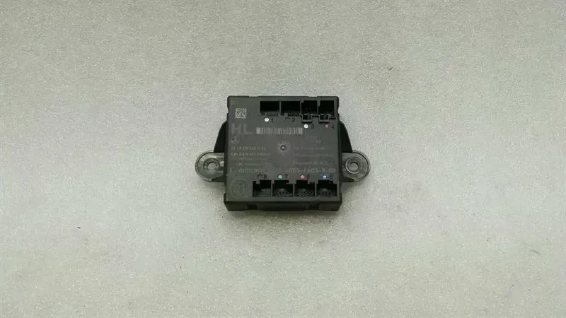 Mercedes-Benz CLS (C218) Mercedes CLS W218 rear left door module A2189001401 door control unit rear left Body type: Saloon
Fuel: Petrol