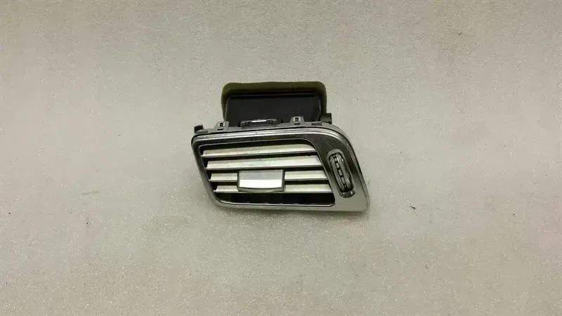 Mercedes-Benz CLS (C218) Mercedes CLS W218 Air Vent A2188300954 Ventilation Nozzle Vent Grille Left Body type: Saloon
Fuel: Petrol