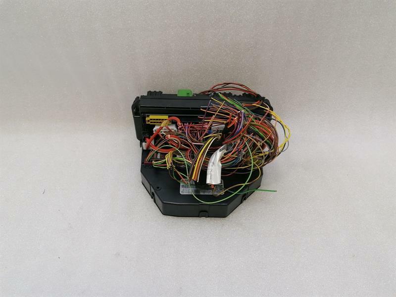 Mercedes-Benz CLS (C218) Mercedes CLS W218 Front SAM Fuse Box A2129003714 Fuse Box Front SAM Body type: Saloon
Fuel: Petrol