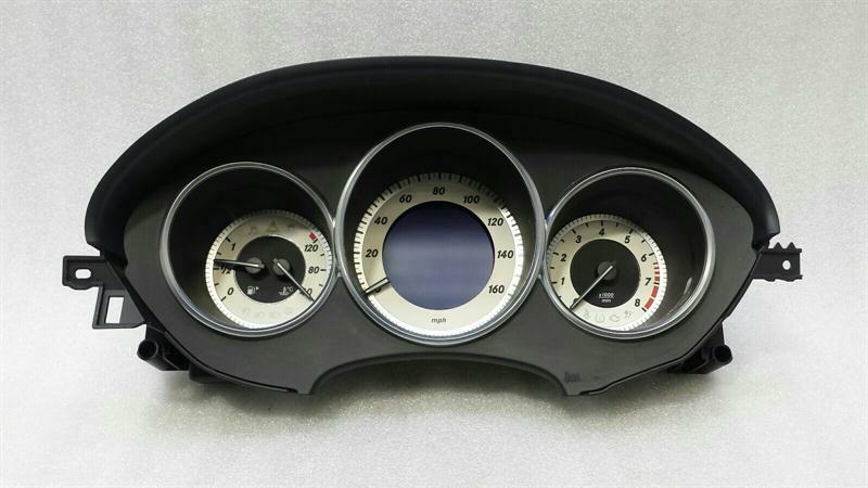 Mercedes-Benz CLS (C218) Mercedes CLS W218 Speedometer A2189007402 Instrument Cluster MPH Body type: Saloon
Fuel: Petrol