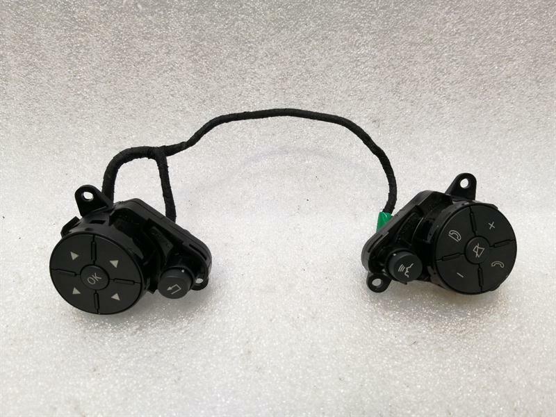 Mercedes-Benz A (W169) Mercedes S-Class W221 Steering Wheel Switch A2218215851 Steering Wheel Switch MOP Body type: Saloon
Fuel: Petrol
