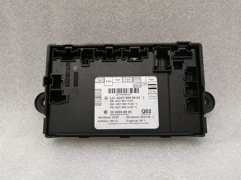 Mercedes-Benz A (W169) Mercedes S-Class W221 rear door module A2219009903 door control unit rear Body type: Saloon
Fuel: Petrol