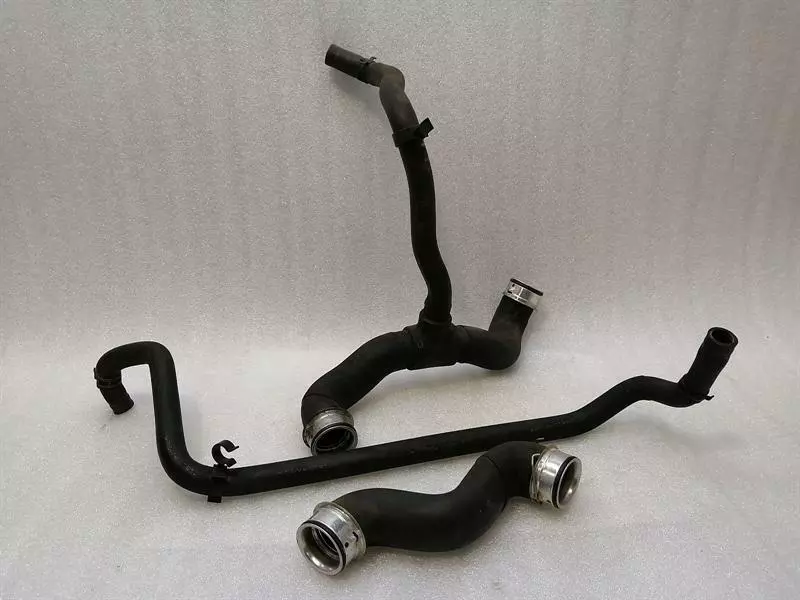 Mercedes-Benz A (W169) Mercedes S-class W221 S550 Cooling Pipe A2215012591 Cooling Water Hose Hose Body type: Saloon
Fuel: Petrol