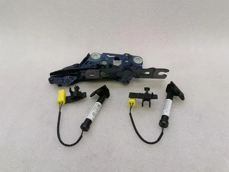 BMW 8 (G15) BMW 8 18--25 G16 M8 Gran Coupe Bonnet Hinge Right 7347408 Hood Hinge Right Body type: Saloon
Fuel: Petrol