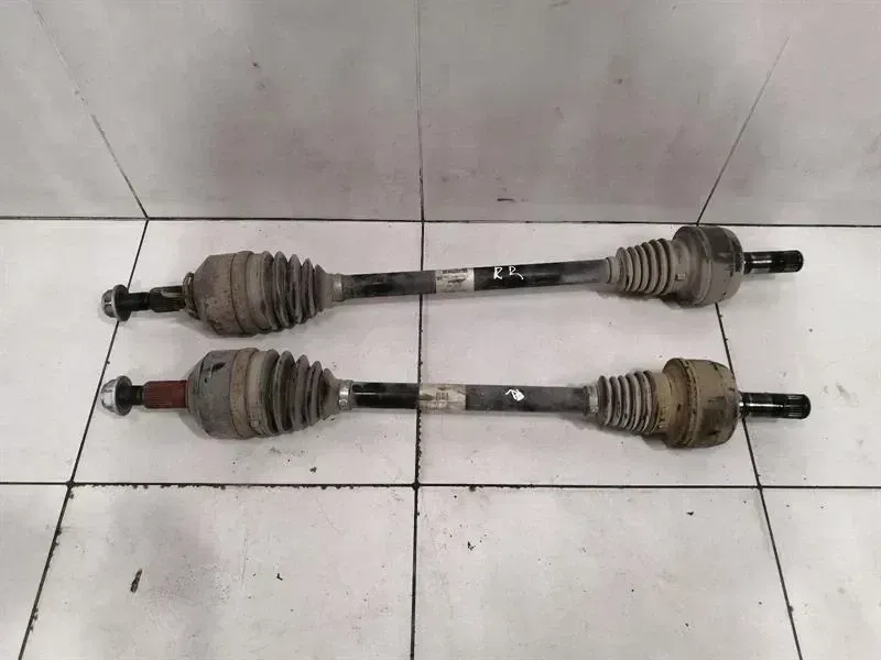 Cadillac STS 2005-2011 Cadillac STS-V STS LC3 Drive Shaft Rear SET 19302204 Rear Drive Shaft SET