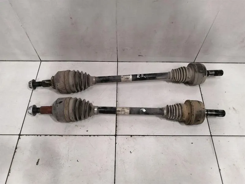 Cadillac STS-V STS LC3 Drive Shaft Rear SET 19302204 Rear Drive Shaft SET