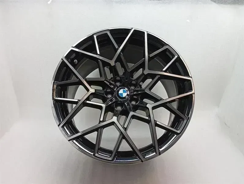 BMW 8 (G15) BMW 8 Series 18--25 G16 M8 Alloy Wheel 8089569 Alloy Wheel 10.5J x 20 ET 28 REAR Body type: Saloon
Fuel: Petrol