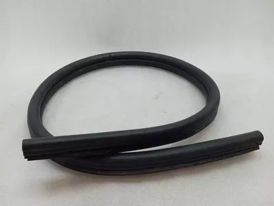 Joint de porte Ferrari 458 F142 Spider 83987400 Joints de porte