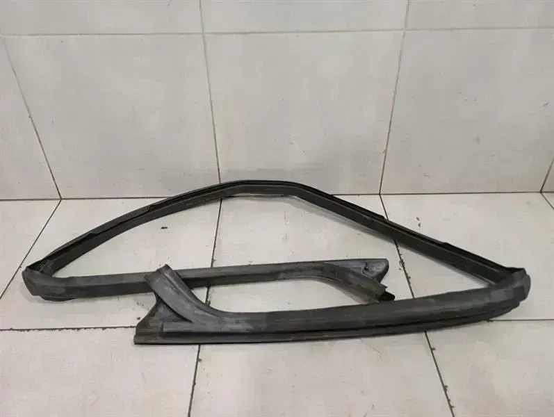 Ferrari 458 Door Seal FERRARI 458 F142 SPIDER WINDSCREEN PERIMETER SE...