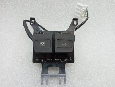 Ferrari 458 F142 Spider Switch 84738300 Switch ROOF/POWER BAKRE SKÄRMKONTROLL