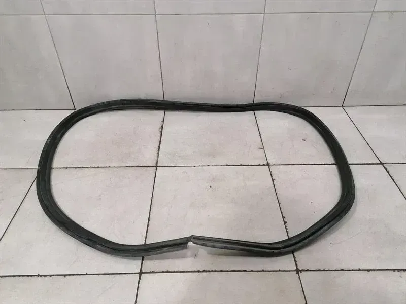 Ferrari 458 2009-2016 Ferrari 458 F142 Spider Front Lid Seal 81366000 Front Hood Seals